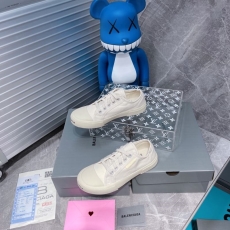 Balenciaga Low Shoes